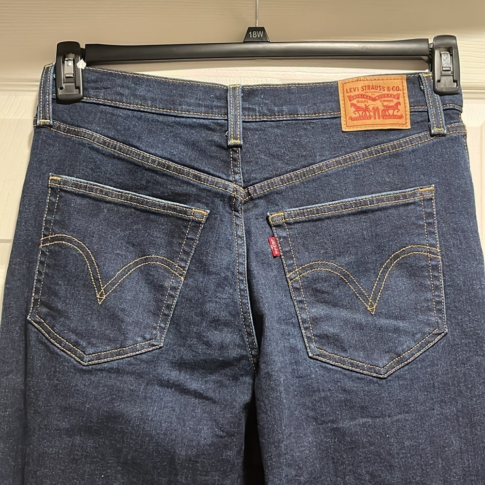 Levi’s Distressed Ribcage Straight Ankle Jeans Size 31. - Picture 4 of 9